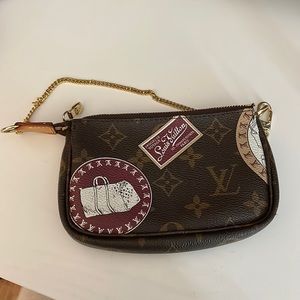 Louis Vuitton hand purse
